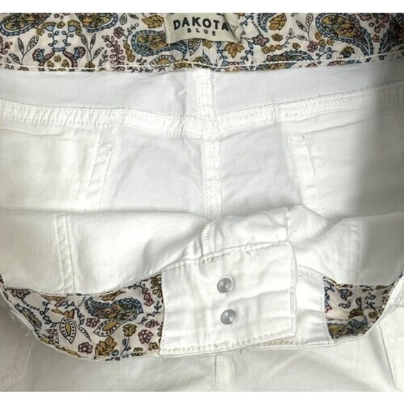 Dakota Blue Womens Mid Rise Soft Stretch Flat Front Shorts Size-16 - Picture 3 of 3